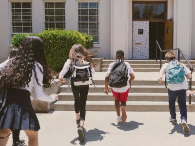 Back-to-school advertising : Which media to target your audience in September ?
